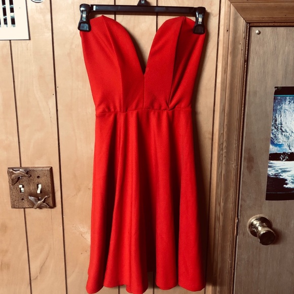 Red Lulus strapless flare dress - Picture 2 of 4